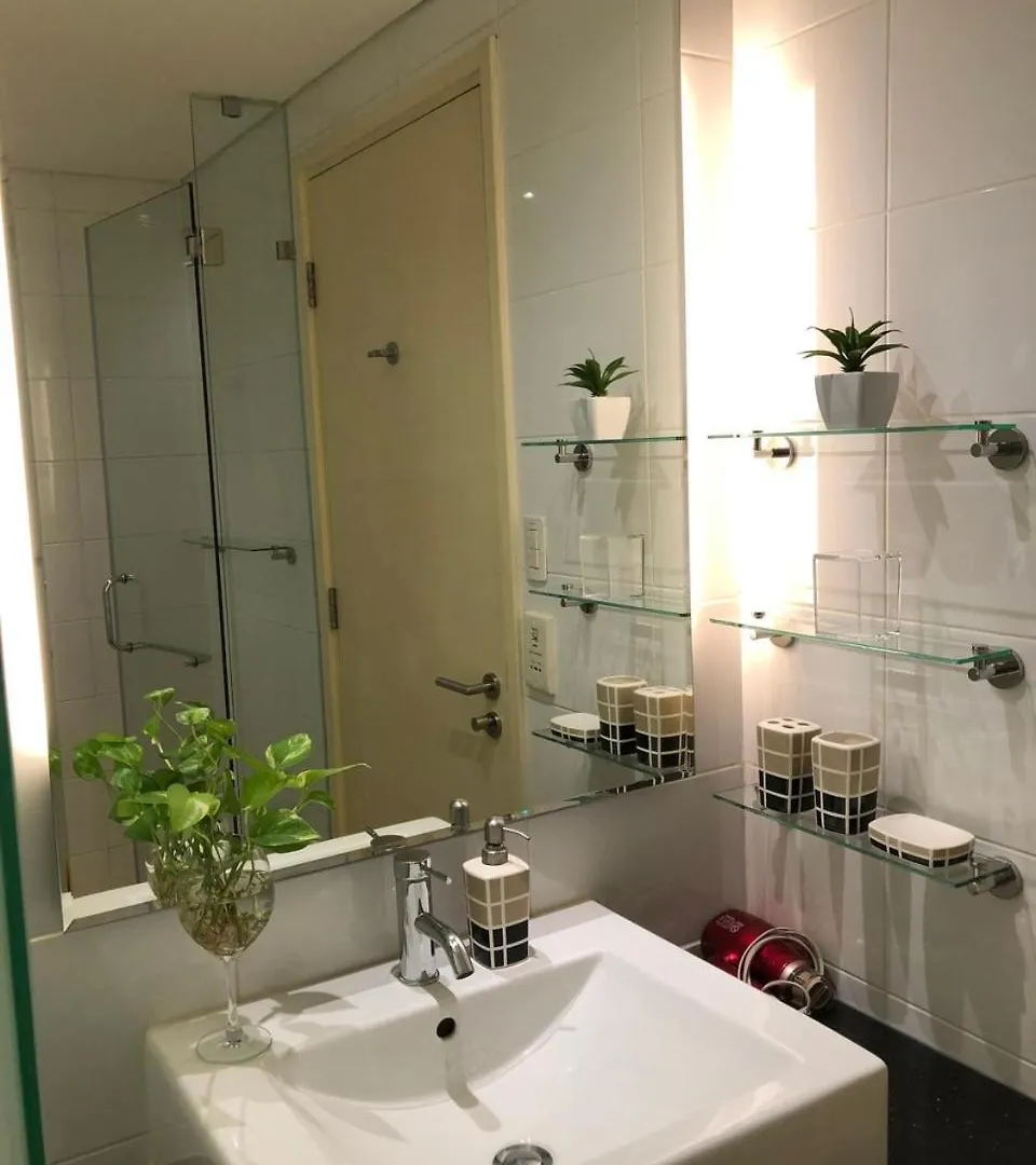 Avalon Suite District 1 Ho Chi Minh City 0*,